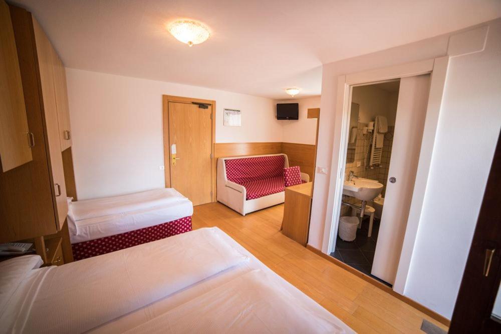 Hotel Due Spade Folgaria Esterno foto
