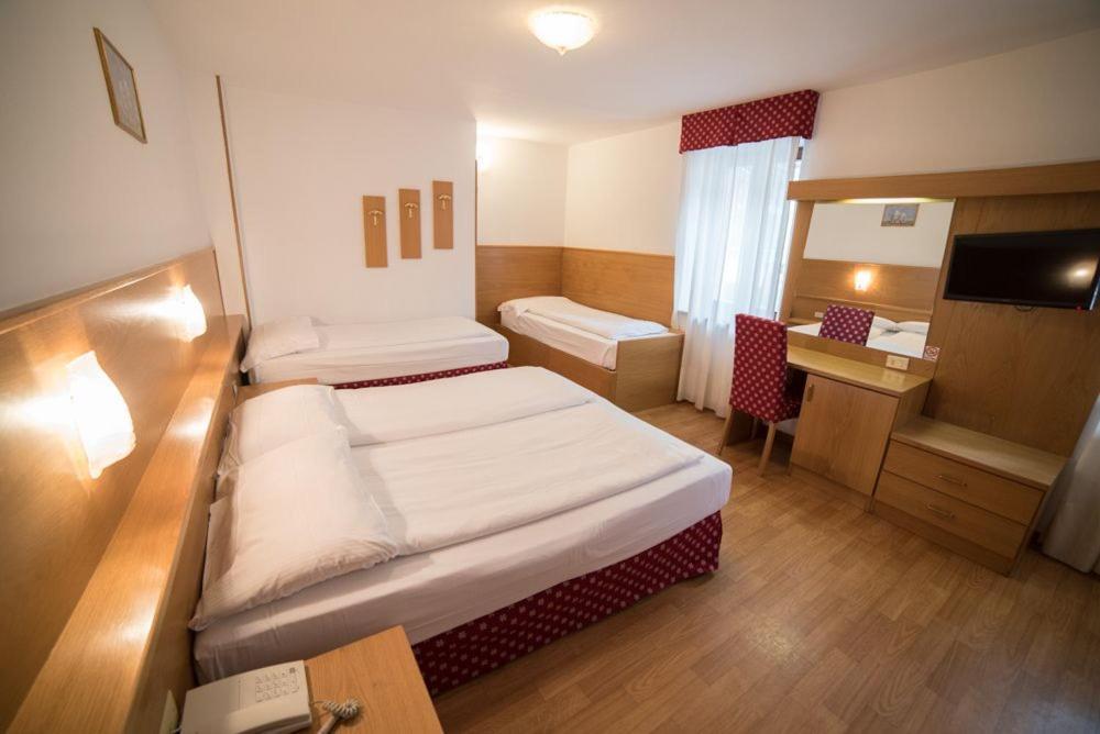 Hotel Due Spade Folgaria Esterno foto
