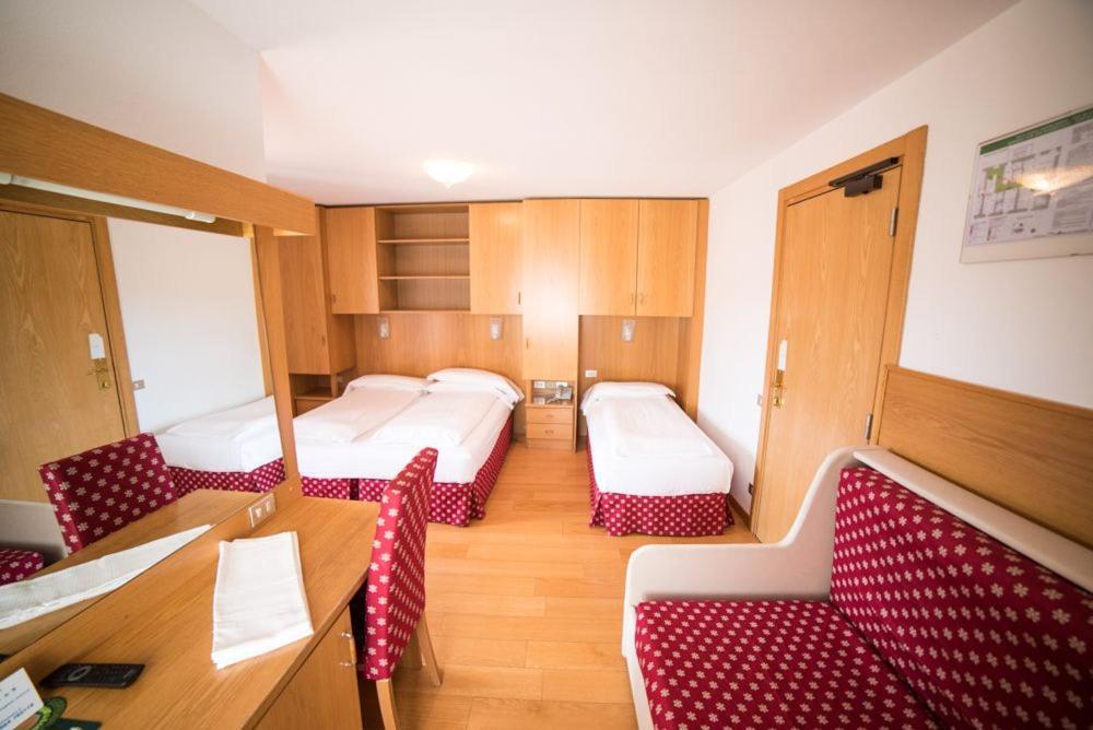 Hotel Due Spade Folgaria Esterno foto