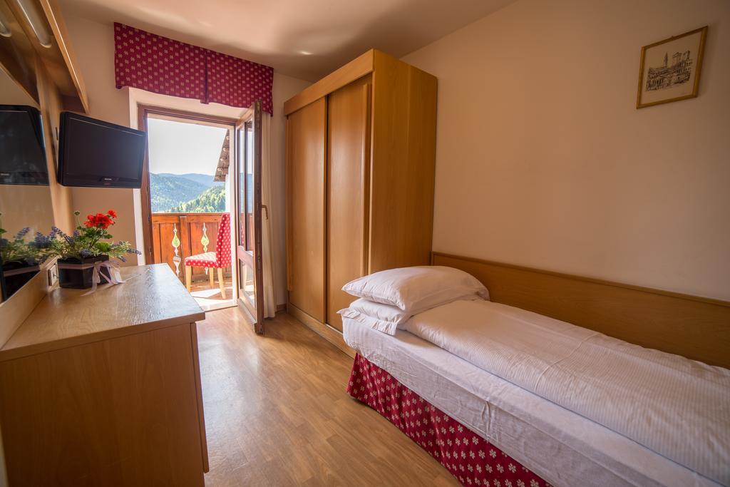 Hotel Due Spade Folgaria Esterno foto
